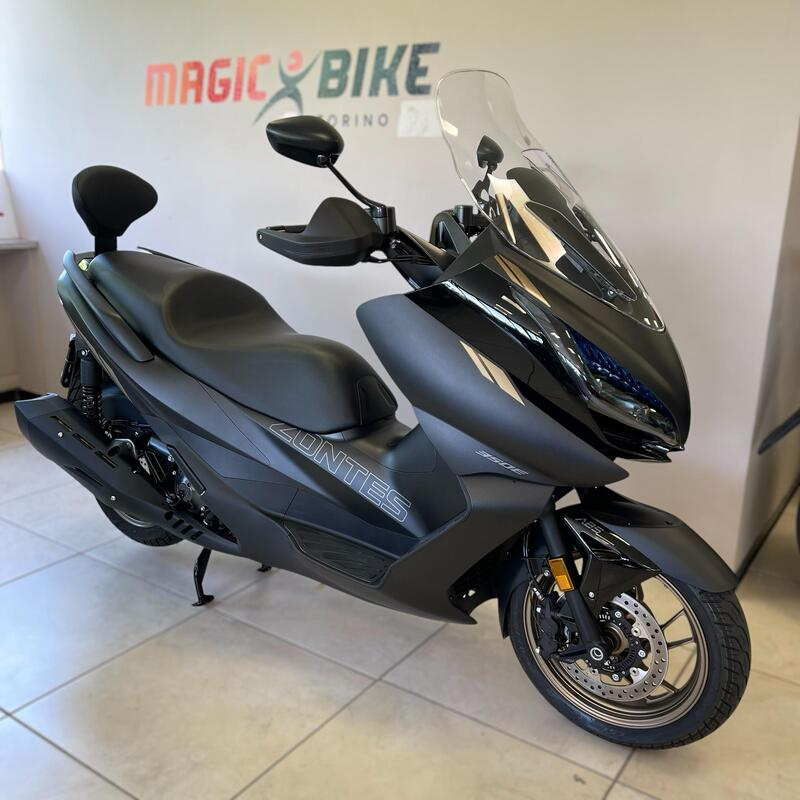 X7 125 Piaggio X7 250 Scheda Tecnica Exhaust Piaggio X7 2009 X7 - Main Image